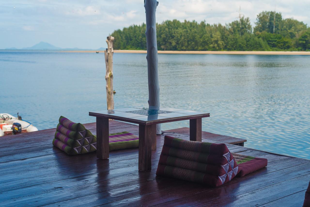 Sincere Hostel Bar And Bistro Ko Lanta Екстериор снимка