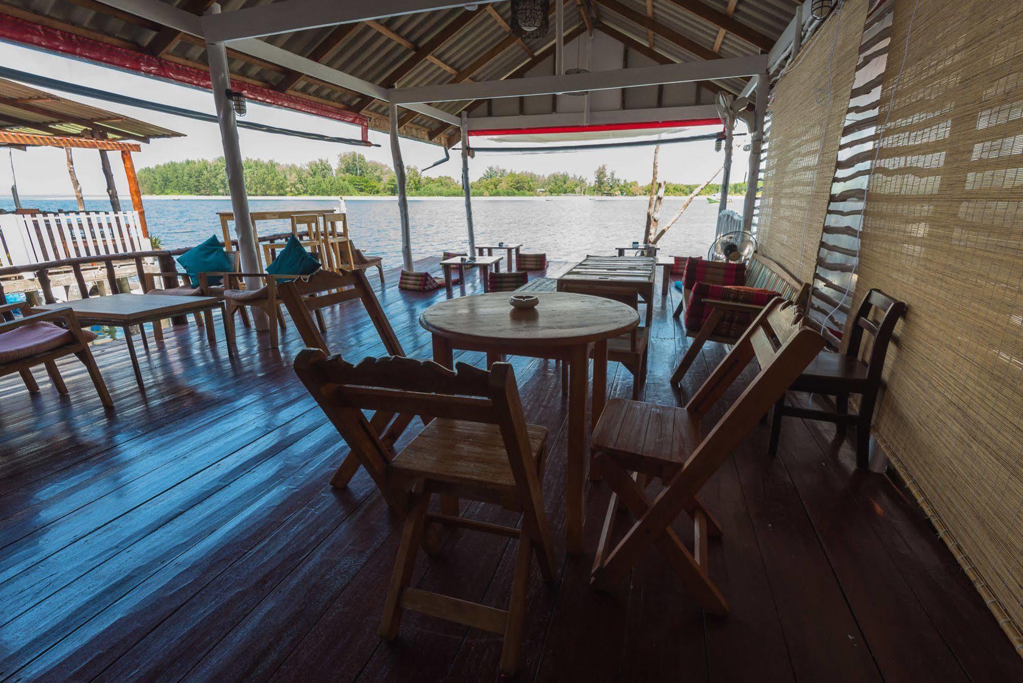 Sincere Hostel Bar And Bistro Ko Lanta Екстериор снимка