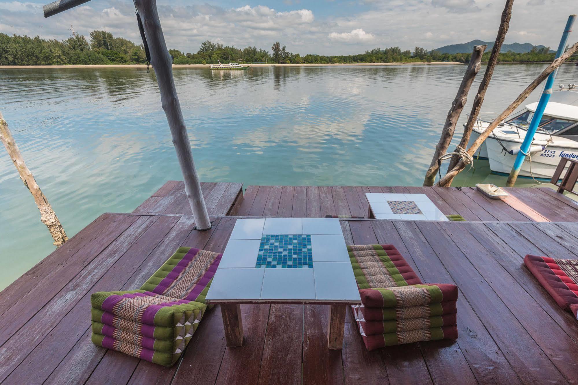 Sincere Hostel Bar And Bistro Ko Lanta Екстериор снимка